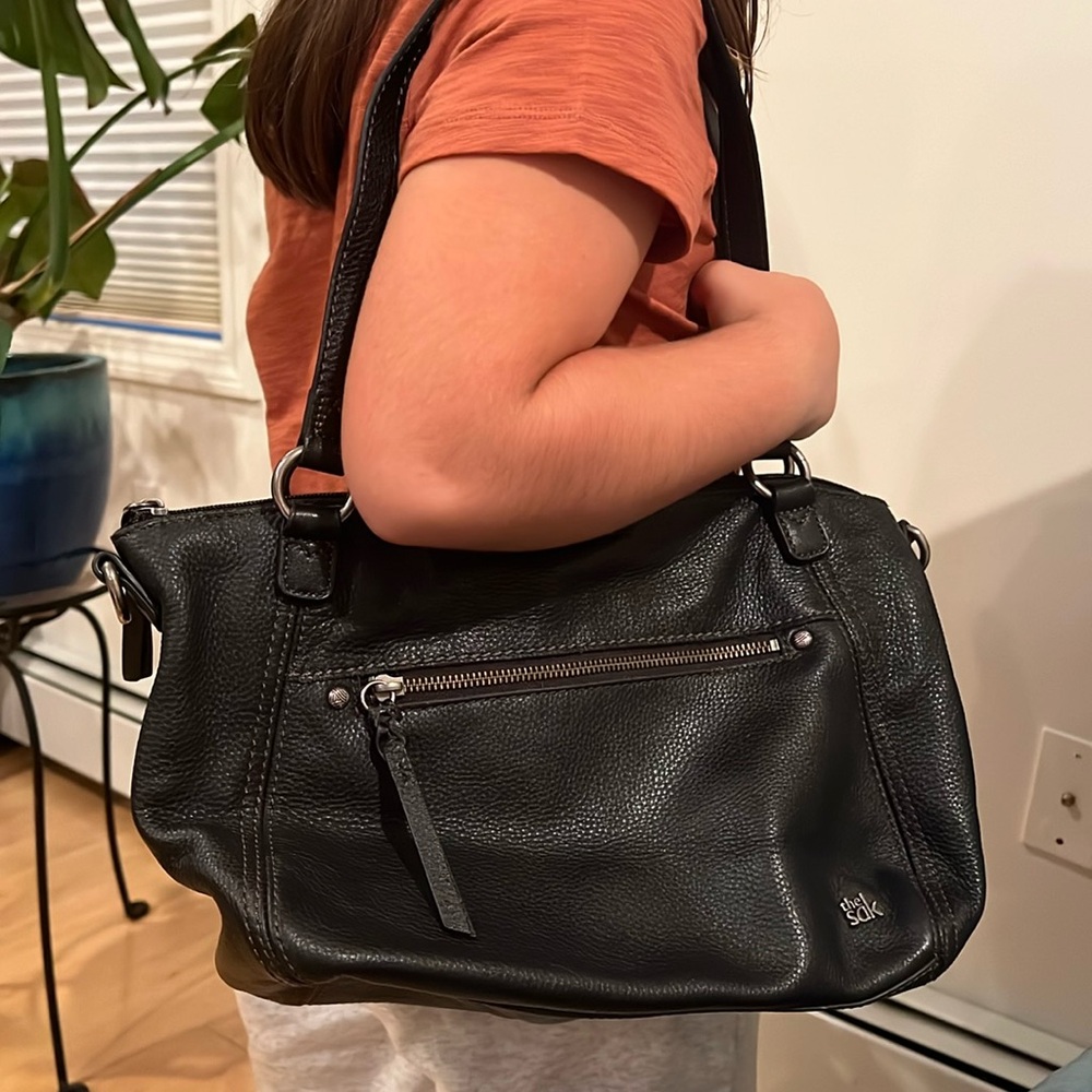 The Sak black pebble satchel. Excellent condition. Silver hardware.